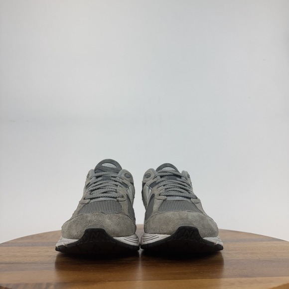 Mens New Balance 2002R Gray Suede Athletic Running Sneakers Shoes Size 8.5 D GUC - Picture 3 of 9